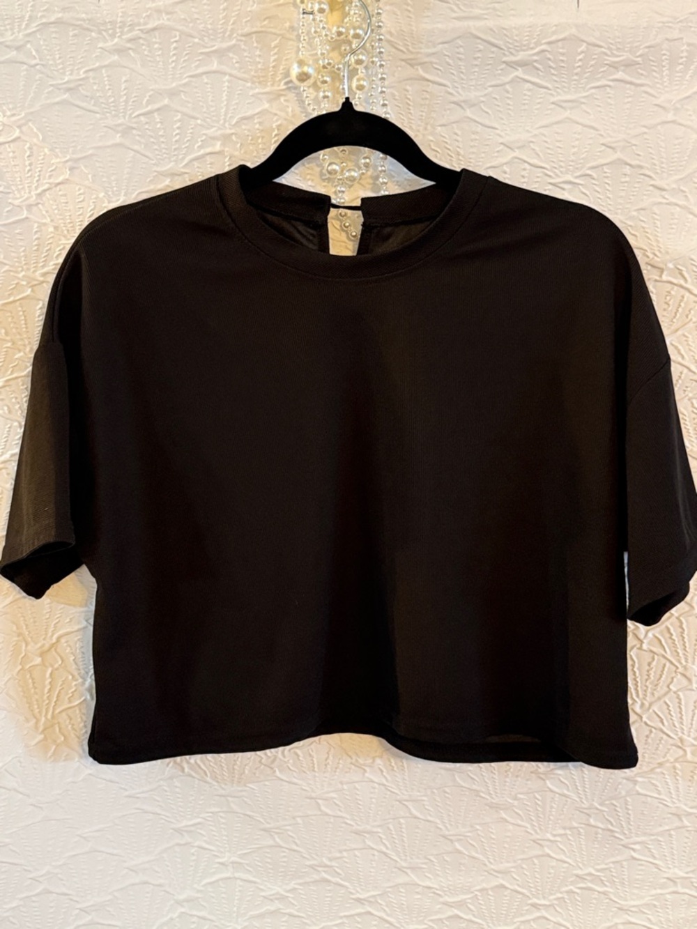 Black Women’s Boxy Crop Top - Classic Short Sleeve PTP: 21” L: 17”